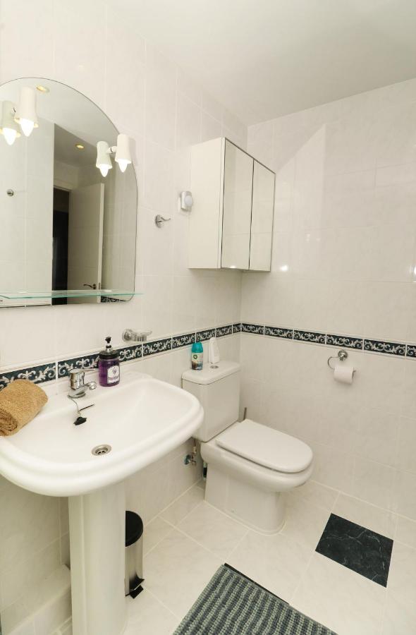 Family Apartment Walking Distance To The Sea And All Amenities Sitio de Calahonda エクステリア 写真